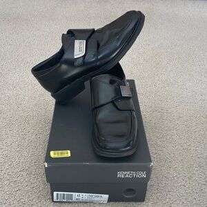 Boys Kenneth Cole Reaction Black Loafers size 4.5 Dress Shoes